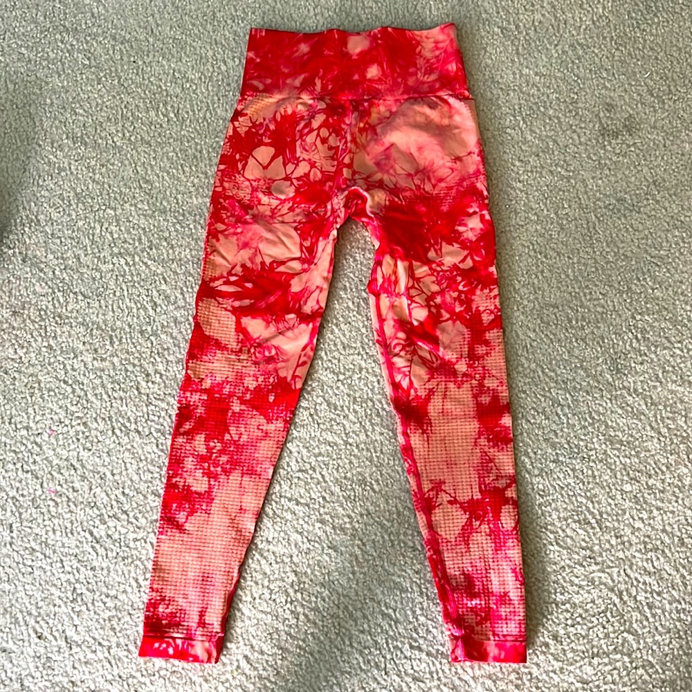 Super cute leggings!